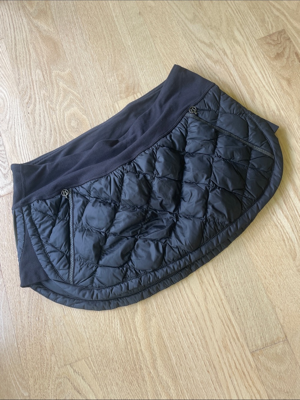 Lululemon 8 Quilted Black Women's Skirt - Lightweight Puffer Style